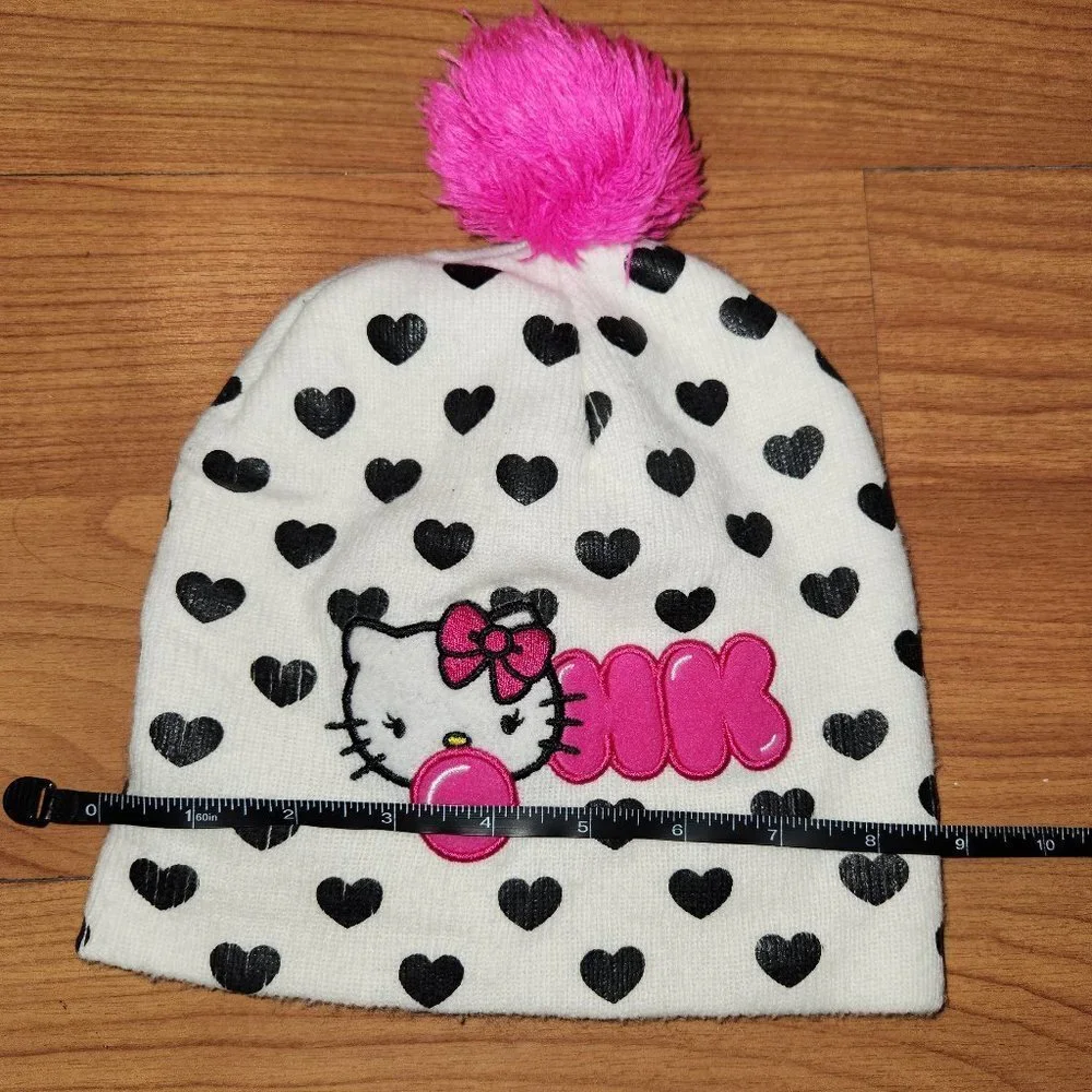 ❤️🍓Adorable Hello Kitty Hot Pink and White Love Hearts White Beanie
